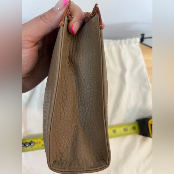 Vintage Dooney and Bourke Large British Brown and Tan Cosmetic Bag AWL - Picture 4 of 14